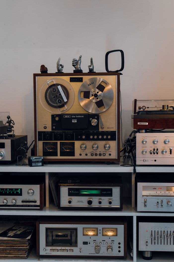 collection-04 Classic collection of vintage audio equipment featuring a reel-to-reel tape recorder and amplifiers.